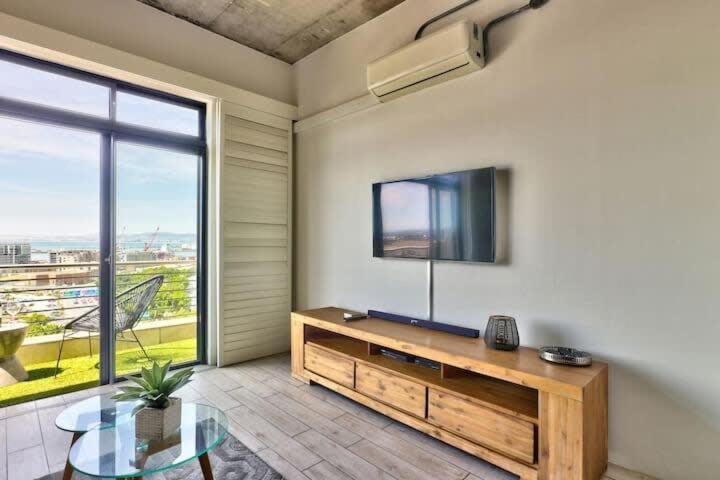 Stylish With Atlantic Ocean Views!