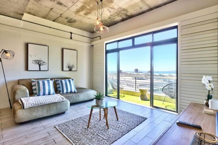 Stylish With Atlantic Ocean Views! *