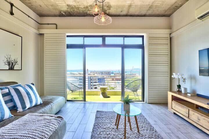 Apartment Stylish With Atlantic Ocean Views! Cape Town